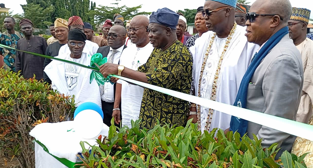 15 MILLION NAIRA SOLAR STREET LIGHTS PROJECT COMMISSIONED AT OSCOTECH, ESA-OKE.